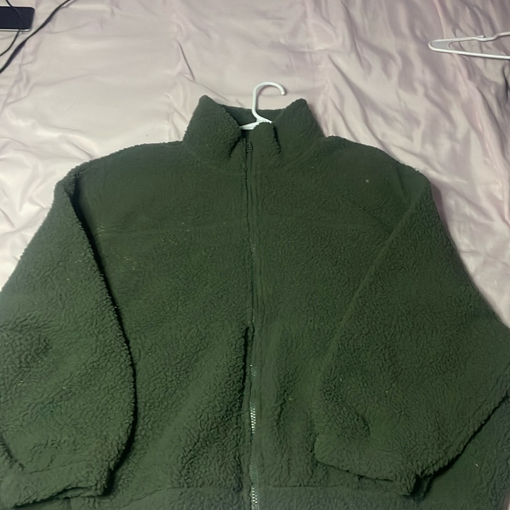 I am selling a old navy brand new sweater